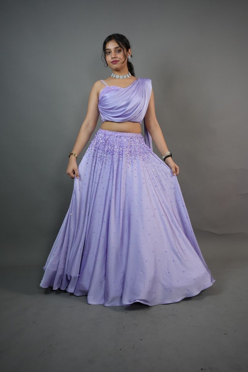 Sarees & Unstitched Blouse With Dupatta